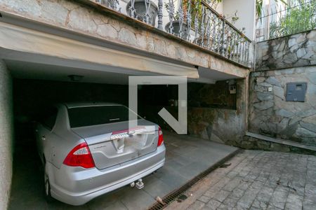 Casa à venda com 360m², 5 quartos e 3 vagas Casa à venda com 360m², 5 quartos e 3 vagasGaragem