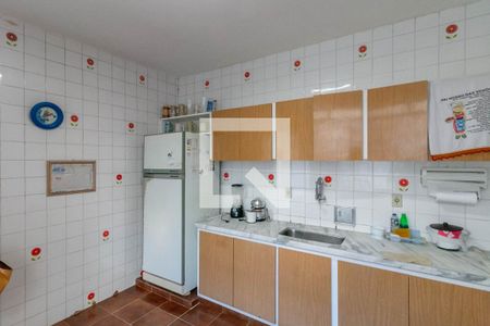 Casa à venda com 360m², 5 quartos e 3 vagas Casa à venda com 360m², 5 quartos e 3 vagasCozinha