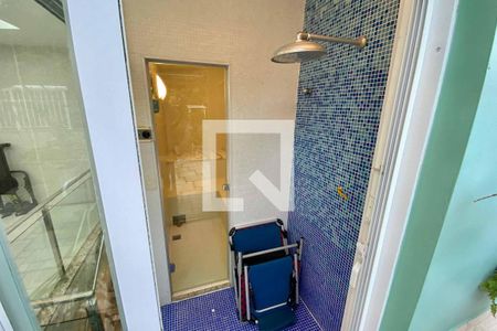 Apartamento à venda com 287m², 4 quartos e 2 vagasChuveiro