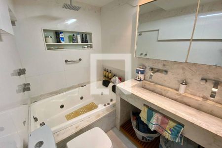 Apartamento à venda com 287m², 4 quartos e 2 vagasSuite - Quarto 1 