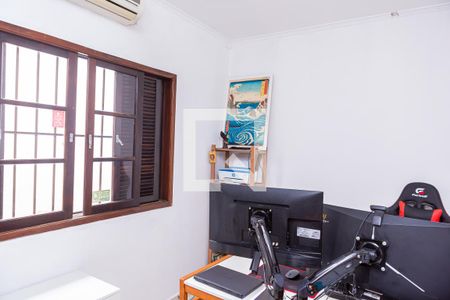 Casa à venda com 200m², 3 quartos e 4 vagas Casa à venda com 200m², 3 quartos e 4 vagasQuarto 2