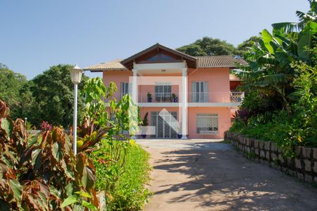 Casa à venda com 329m², 4 quartos e 16 vagas Casa à venda com 329m², 4 quartos e 16 vagasÁrea Externa