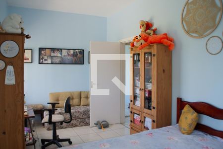 Casa à venda com 329m², 4 quartos e 16 vagas Casa à venda com 329m², 4 quartos e 16 vagasQuarto