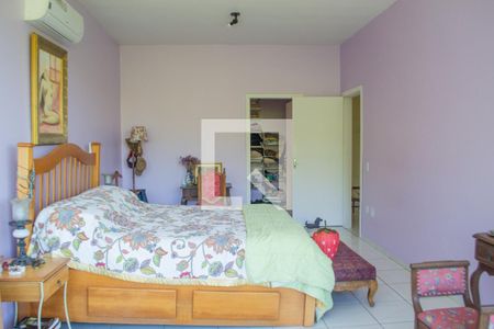 Casa à venda com 329m², 4 quartos e 16 vagas Casa à venda com 329m², 4 quartos e 16 vagasSuíte