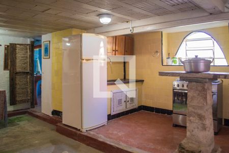 Casa à venda com 329m², 4 quartos e 16 vagas Casa à venda com 329m², 4 quartos e 16 vagasCozinha 2