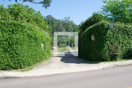 Casa à venda com 329m², 4 quartos e 16 vagas Casa à venda com 329m², 4 quartos e 16 vagasFachada