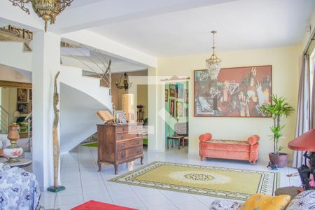 Sala de casa à venda com 4 quartos, 329m² em Vila Nova, Porto Alegre