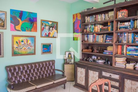 Casa à venda com 329m², 4 quartos e 16 vagas Casa à venda com 329m², 4 quartos e 16 vagasEscritório