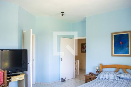 Casa à venda com 329m², 4 quartos e 16 vagas Casa à venda com 329m², 4 quartos e 16 vagasSuíte 3