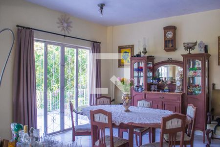 Sala de casa à venda com 4 quartos, 329m² em Vila Nova, Porto Alegre