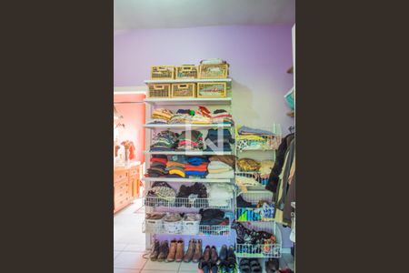 Casa à venda com 329m², 4 quartos e 16 vagas Casa à venda com 329m², 4 quartos e 16 vagasSuíte