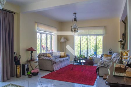 Sala de casa à venda com 4 quartos, 329m² em Vila Nova, Porto Alegre