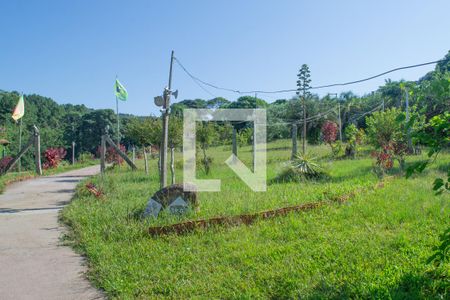 Casa à venda com 329m², 4 quartos e 16 vagas Casa à venda com 329m², 4 quartos e 16 vagasÁrea Externa