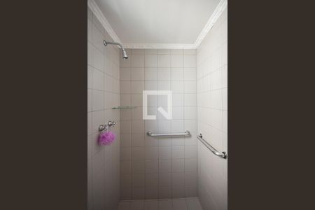 Apartamento à venda com 60m², 2 quartos e 2 vagasChuveiro do Banheiro da Suíte