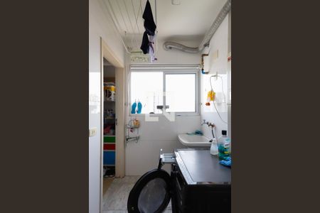 Apartamento à venda com 107m², 2 quartos e 2 vagas Apartamento à venda com 107m², 2 quartos e 2 vagasCozinha e Área de Serviço