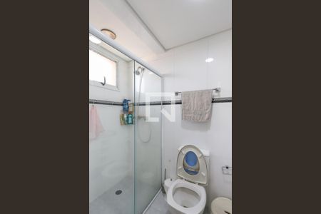 Apartamento à venda com 107m², 2 quartos e 2 vagas Apartamento à venda com 107m², 2 quartos e 2 vagasBanheiro da Suíte
