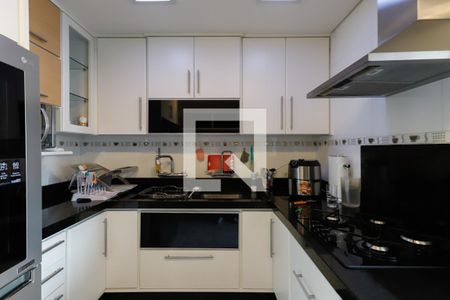 Apartamento à venda com 107m², 2 quartos e 2 vagas Apartamento à venda com 107m², 2 quartos e 2 vagasCozinha e Área de Serviço