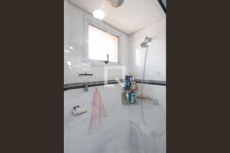 Apartamento à venda com 107m², 2 quartos e 2 vagas Apartamento à venda com 107m², 2 quartos e 2 vagasBanheiro da Suíte