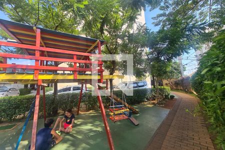 Apartamento para alugar com 50m², 2 quartos e 1 vaga Apartamento para alugar com 50m², 2 quartos e 1 vagaÁrea comum - Playground