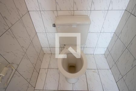 Banheiro de casa para alugar com 1 quarto, 40m² em Vila Santa Teresinha, São Paulo