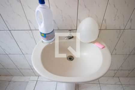 Banheiro de casa para alugar com 1 quarto, 40m² em Vila Santa Teresinha, São Paulo