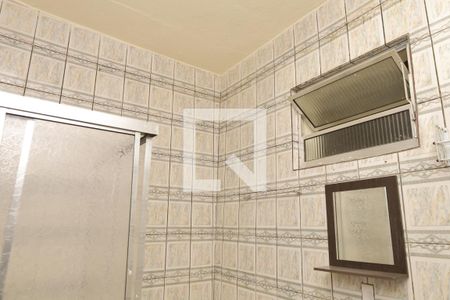 Banheiro e área de serviço de casa para alugar com 1 quarto, 50m² em Parada Xv de Novembro, São Paulo