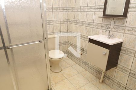 Banheiro e área de serviço de casa para alugar com 1 quarto, 50m² em Parada Xv de Novembro, São Paulo
