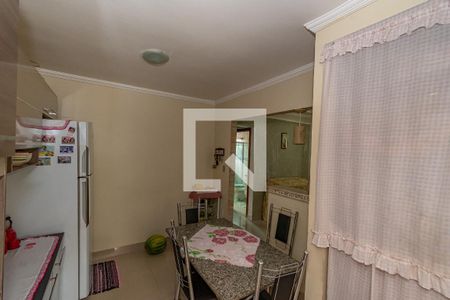 Casa à venda com 271m², 5 quartos e 5 vagas Casa à venda com 271m², 5 quartos e 5 vagasCozinha