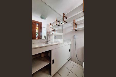 Apartamento à venda com 180m², 3 quartos e 2 vagasBanheiro 1