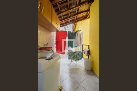 Casa de condomínio à venda com 152m², 3 quartos e 2 vagasÁrea de Serviço