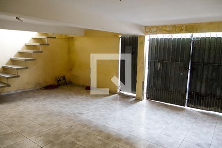 Casa à venda com 226m², 2 quartos e 2 vagasGaragem