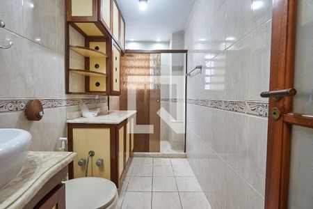 Apartamento à venda com 130m², 3 quartos e 2 vagasBanheiro Social