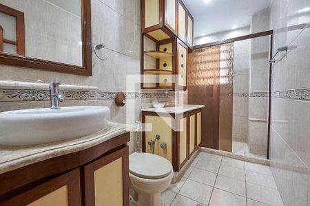 Apartamento à venda com 130m², 3 quartos e 2 vagasBanheiro Social