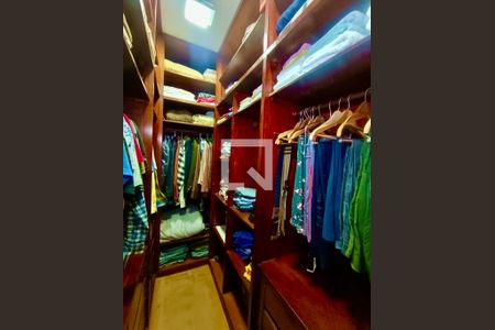 Apartamento à venda com 130m², 2 quartos e sem vagaSuíte closet