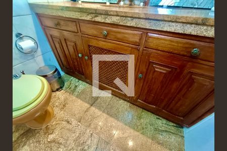 Apartamento à venda com 130m², 2 quartos e sem vagaBanheiro social