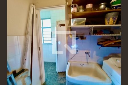 Apartamento à venda com 130m², 2 quartos e sem vagaÁrea serviço