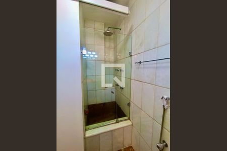 Apartamento à venda com 130m², 2 quartos e sem vagaBanheiro social