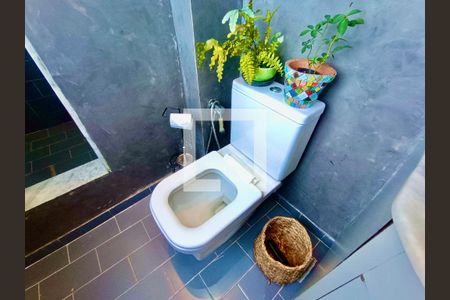 Apartamento à venda com 130m², 2 quartos e sem vagaSuíte banheiro