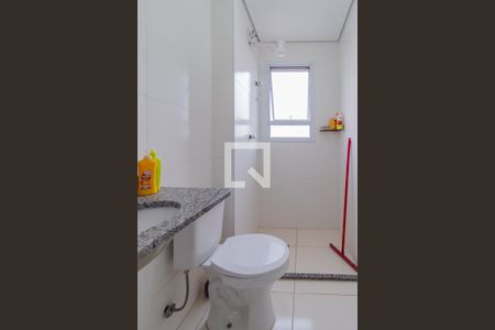 Banheiro de apartamento para alugar com 1 quarto, 40m² em Jardim Roberto, Osasco