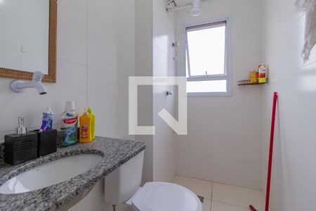 Banheiro de apartamento para alugar com 1 quarto, 40m² em Jardim Roberto, Osasco