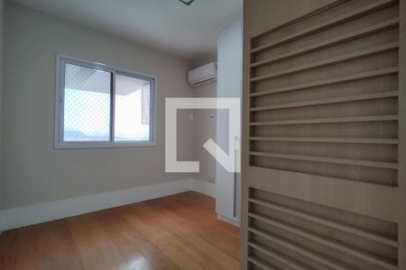 Apartamento para alugar com 114m², 4 quartos e 2 vagas Apartamento para alugar com 114m², 4 quartos e 2 vagasQuarto 4 - Armários