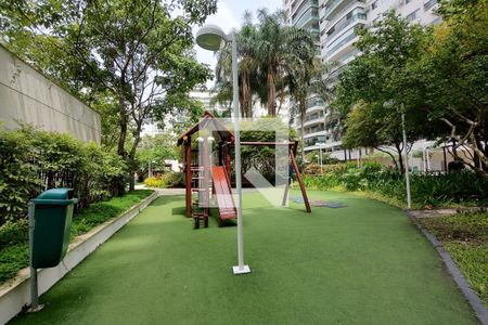 Apartamento para alugar com 114m², 4 quartos e 2 vagas Apartamento para alugar com 114m², 4 quartos e 2 vagasÁrea Comum - Playground