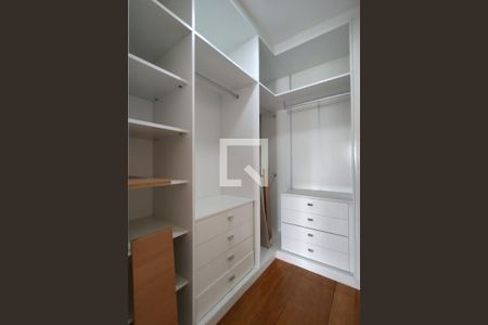 Apartamento para alugar com 114m², 4 quartos e 2 vagas Apartamento para alugar com 114m², 4 quartos e 2 vagasCloset da suíte