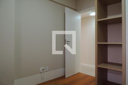 Apartamento para alugar com 114m², 4 quartos e 2 vagasQuarto 1 - Armários