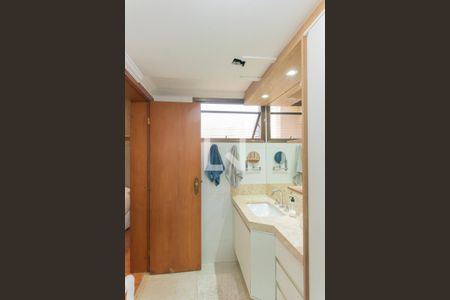 Apartamento à venda com 167m², 4 quartos e 2 vagasBanheiro da Suíte
