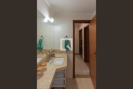 Apartamento à venda com 167m², 4 quartos e 2 vagasBanheiro