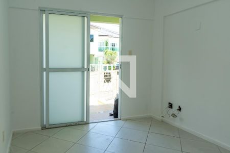 Sala de casa de condomínio à venda com 2 quartos, 95m² em Taquara, Rio de Janeiro