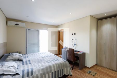 Casa à venda com 203m², 3 quartos e 5 vagasSuíte 3