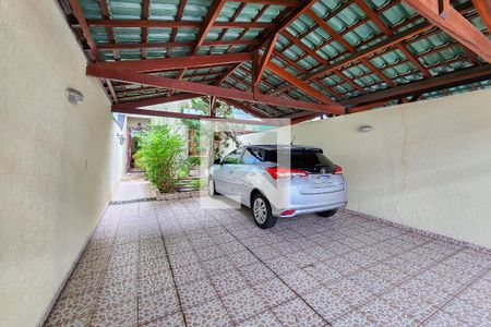 Casa à venda com 200m², 3 quartos e 4 vagas Casa à venda com 200m², 3 quartos e 4 vagasGaragem