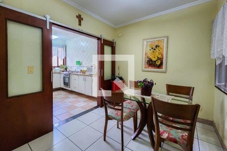 Casa à venda com 200m², 3 quartos e 4 vagas Casa à venda com 200m², 3 quartos e 4 vagasCopa